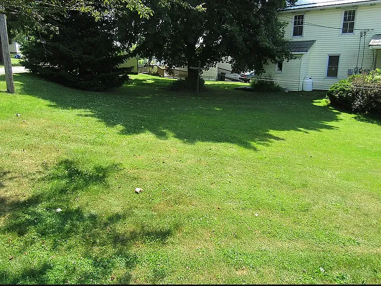 211 E Main St — Photo 2