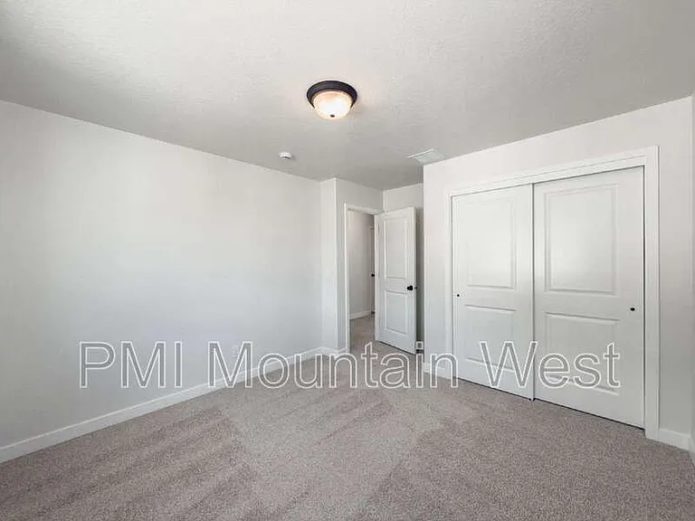 2606 N 2125 W — Photo 34