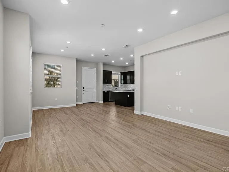 1137 Delpy View Point — Photo 4