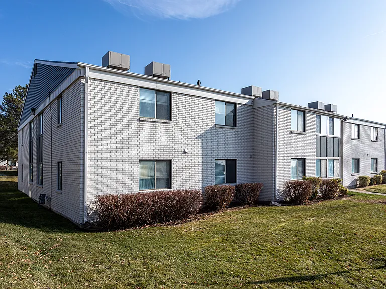 Goldstone Place Apartments — Photo 14