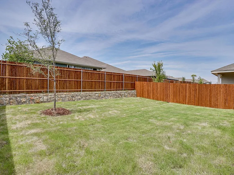 2330 Aspen Hill Dr — Photo 24