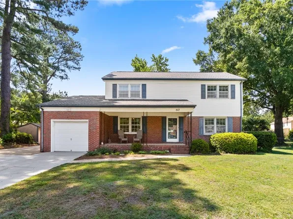 517 Kingston Dr, Virginia Beach, VA 23452
