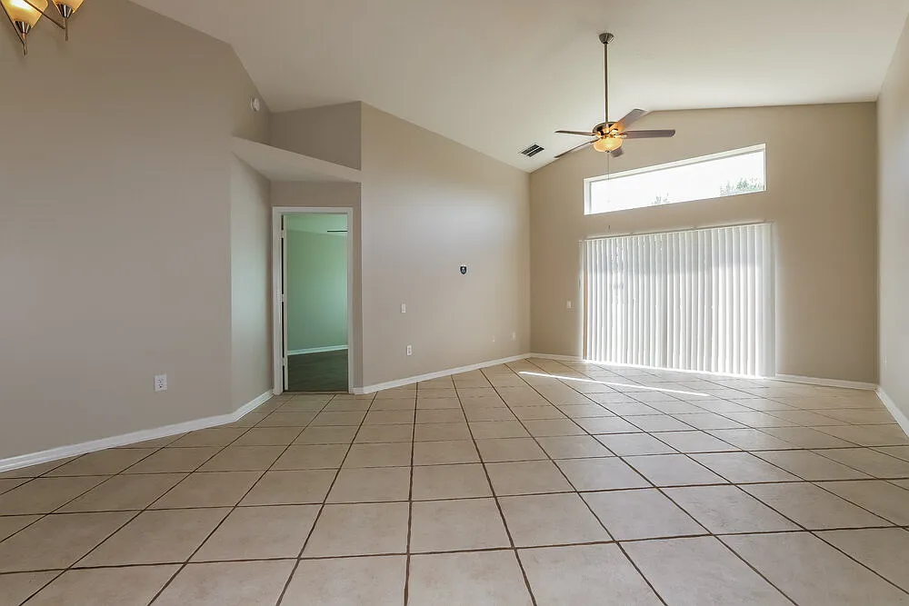 4 bed, 2.0 bath, 1665 sqft, $2,350 — Photo 3
