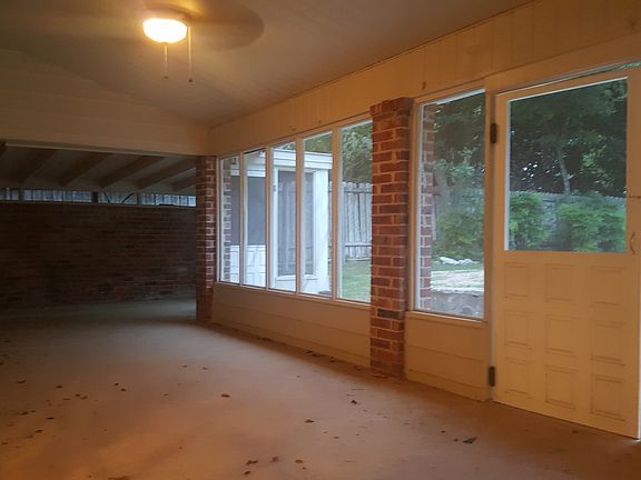 Screened in patio