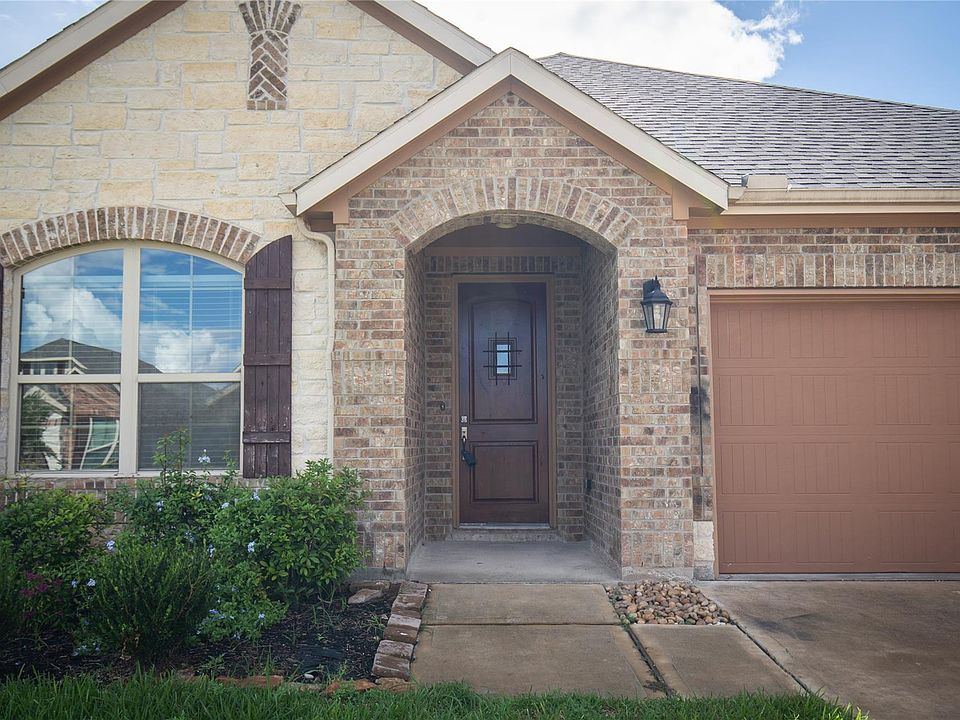 1st image of 311 Lockridge Hill Ln