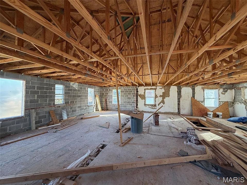 2nd image of 433 Bismark Ave
