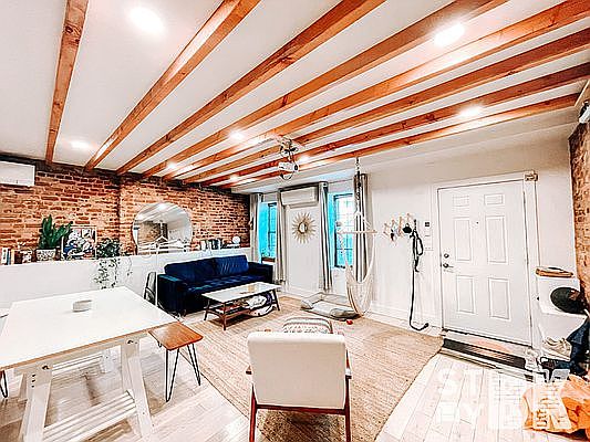 4th image of 754A Willoughby Ave #1A