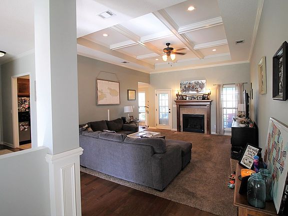 2nd image of 416 Eagle Pl