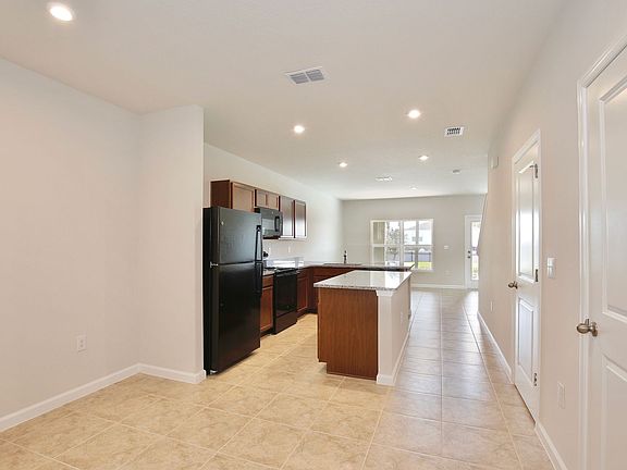 3rd image of 230 Blueberry Ln