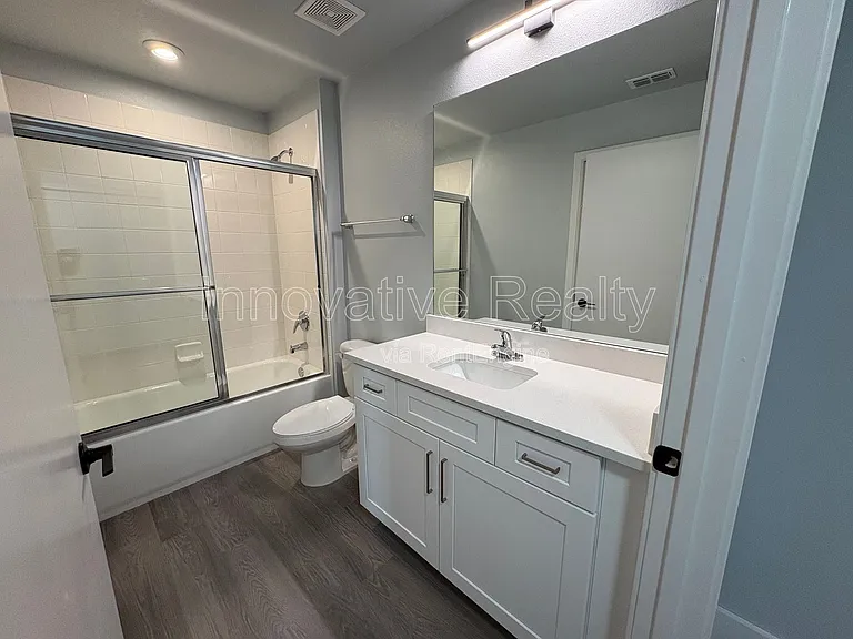 2240 Florida Dr #101 — Photo 14