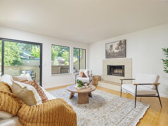 3rd image of 5 Larkspur Lane