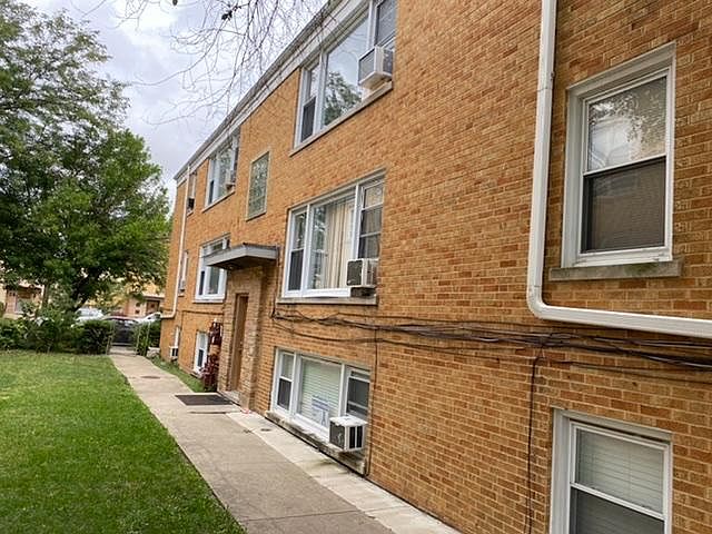 1st image of 5817 W Montrose Ave APT 2S