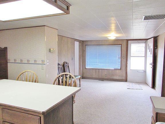 4th image of 104 N Crystal Ave