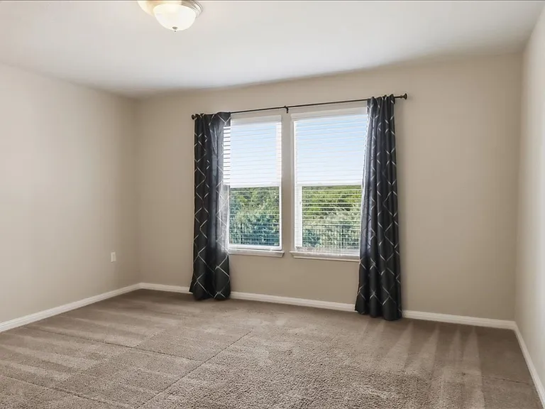 816 Hamilton Ln — Photo 17