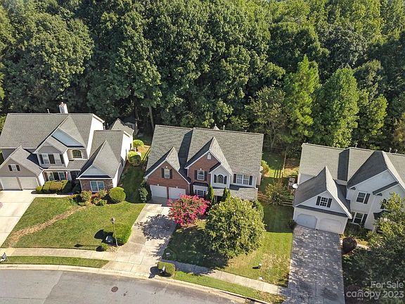 3rd image of 16230 Grafham Cir
