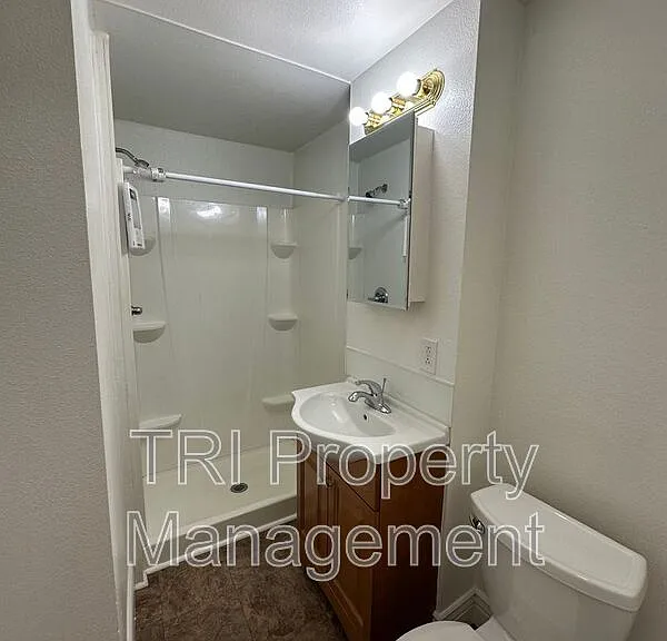 1526 9th Ave #4 — Photo 6