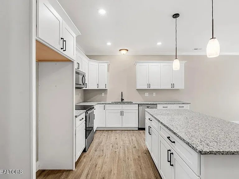 721 Haig St — Photo 7