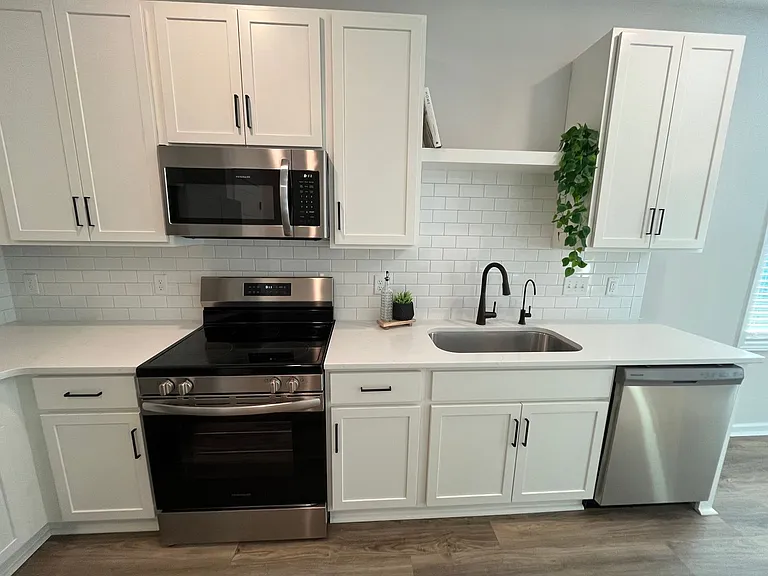 8329 Paramount Point — Photo 11
