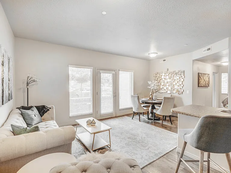 Avida Apartments — Photo 44