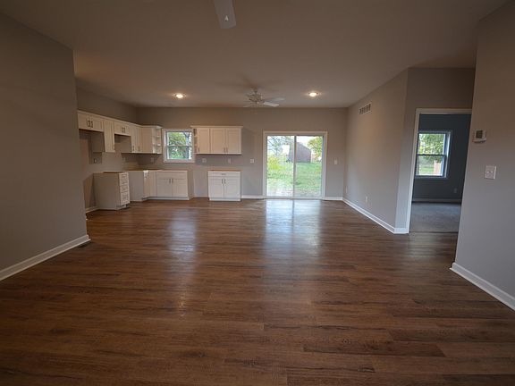 4th image of 143 Midland St