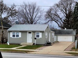 264 N Farnsworth Ave, Aurora, IL 60505