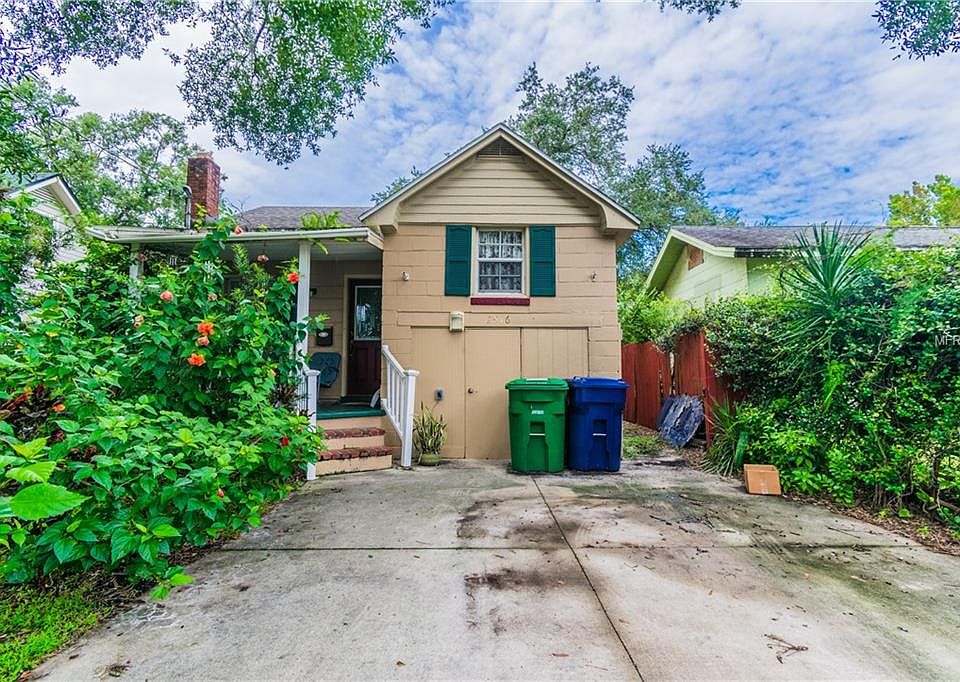 1st image of 2916 N Woodrow Ave