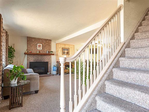4th image of 487 Fruitwood Dr