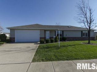1125 Breezeway, Washington, IL 61571