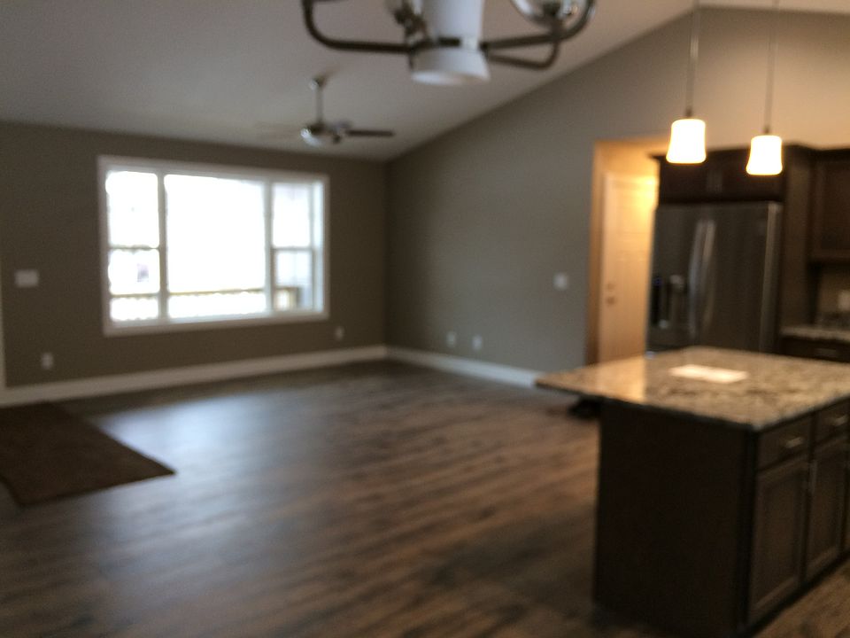 1st image of Woodsedge Dr