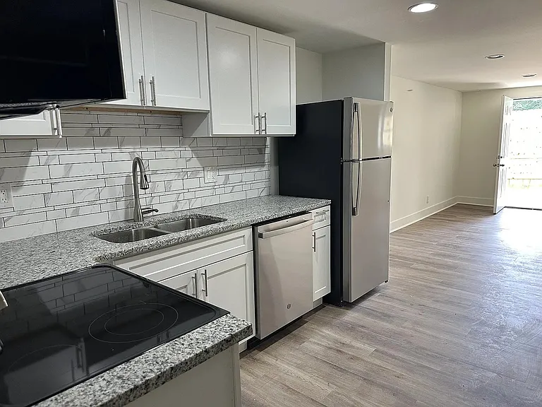 125 Jones St #B4 — Photo 2