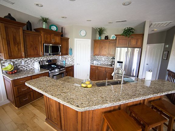 2nd image of 1263 E Chokeberry Dr