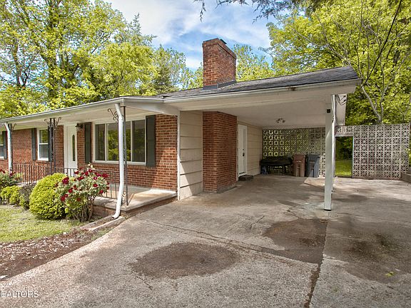 4th image of 2516 Wayland Ave