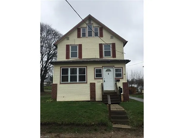 1529 Bonnot Pl NE photo 1