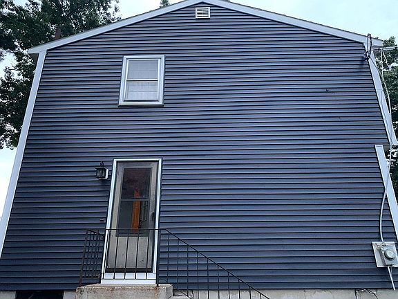 3rd image of 96 Westwood Dr