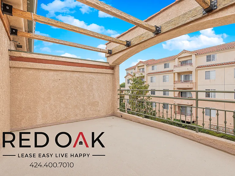2463 Sawtelle Blvd #202 — Photo 3