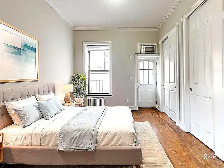 210 E 25th St #3RE — Photo 2