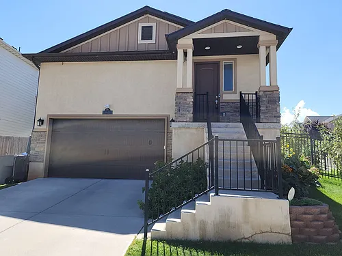 166 E Vista Way Photo 1