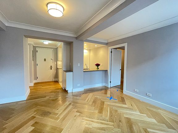 3rd image of 752 W End Ave APT 12D