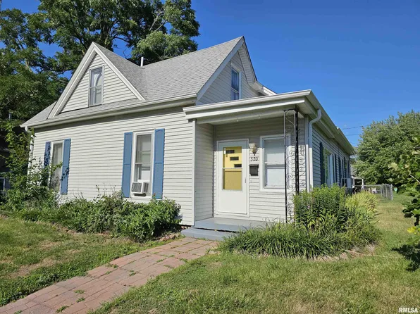 520 S 7th St, Petersburg, IL 62675