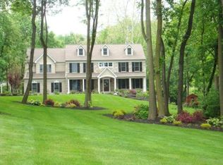1052 Sunwood Ln, Lancaster, PA