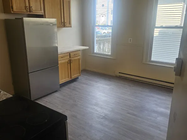 96 Charles St #3, Waterbury, CT 06708