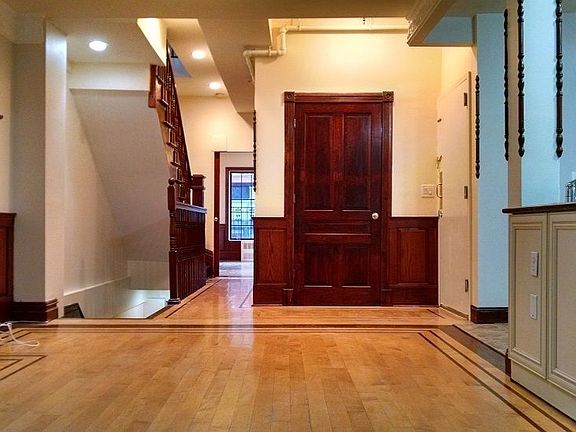 2nd image of 306 E 52nd St