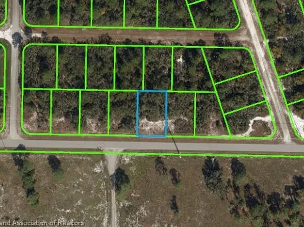 1007 Lake Groves Rd NW, Lake Placid, FL 33852