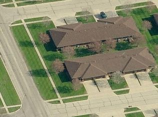 921 Shagbark Rd, New Lenox, IL 60451