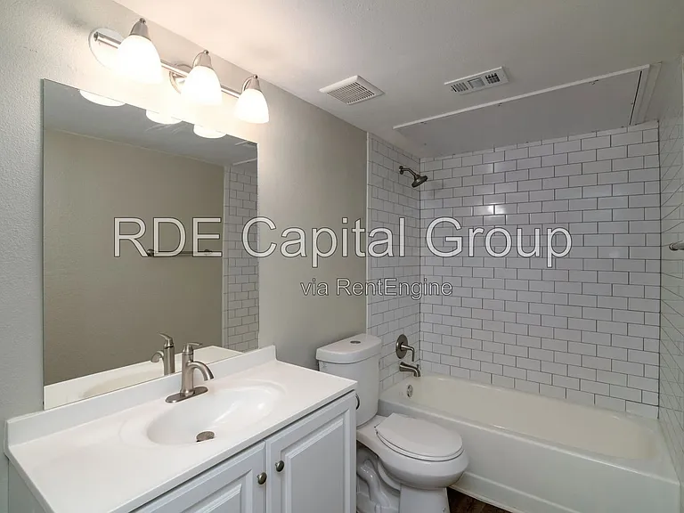 8045 W Elizabeth Ln #222 — Photo 12