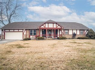 3200 Twin Pines Dr, Harrisonville, MO 64701