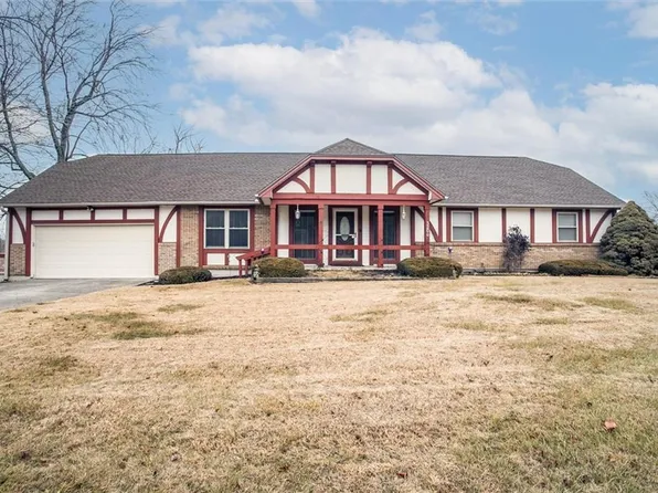 3200 Twin Pines Dr, Harrisonville, MO 64701