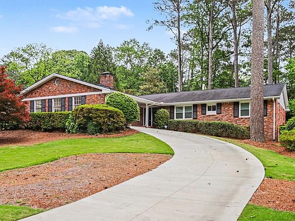 2nd image of 2241 Fairoaks Rd