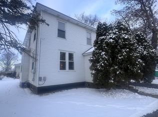 903 1/2 Main St E, Menomonie, WI 54751