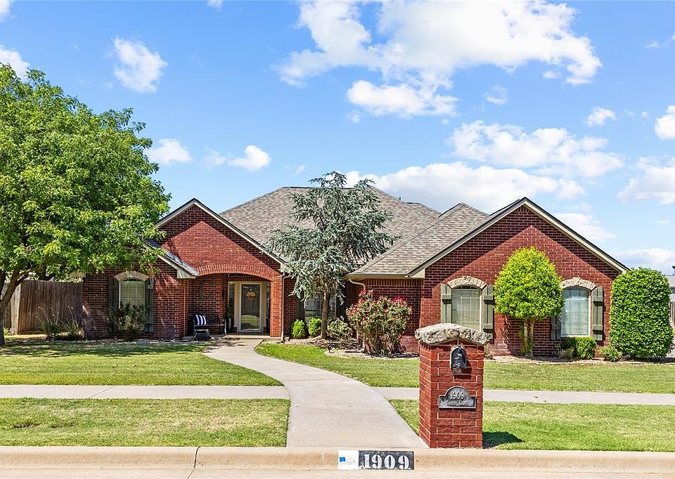 1st image of 1909 Saber Ln